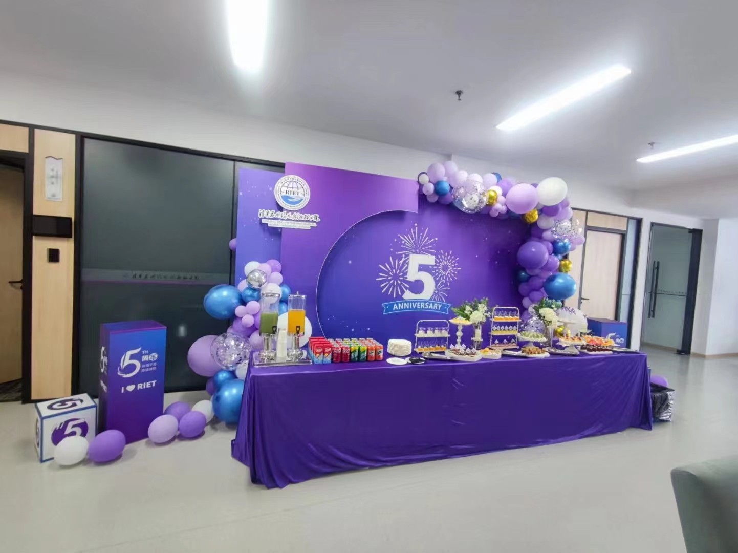 d80ee5d6207bd00be2e96d864300d70.jpg